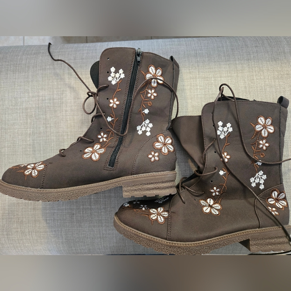 Floral Embroidered Women's Boots
